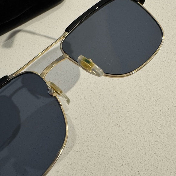 Men’s Gucci Sunglasses - Picture 7 of 7